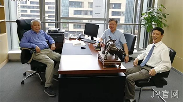 丁健院士一行参观J9官网办公区 丁健院士一行参观J9官网办公区